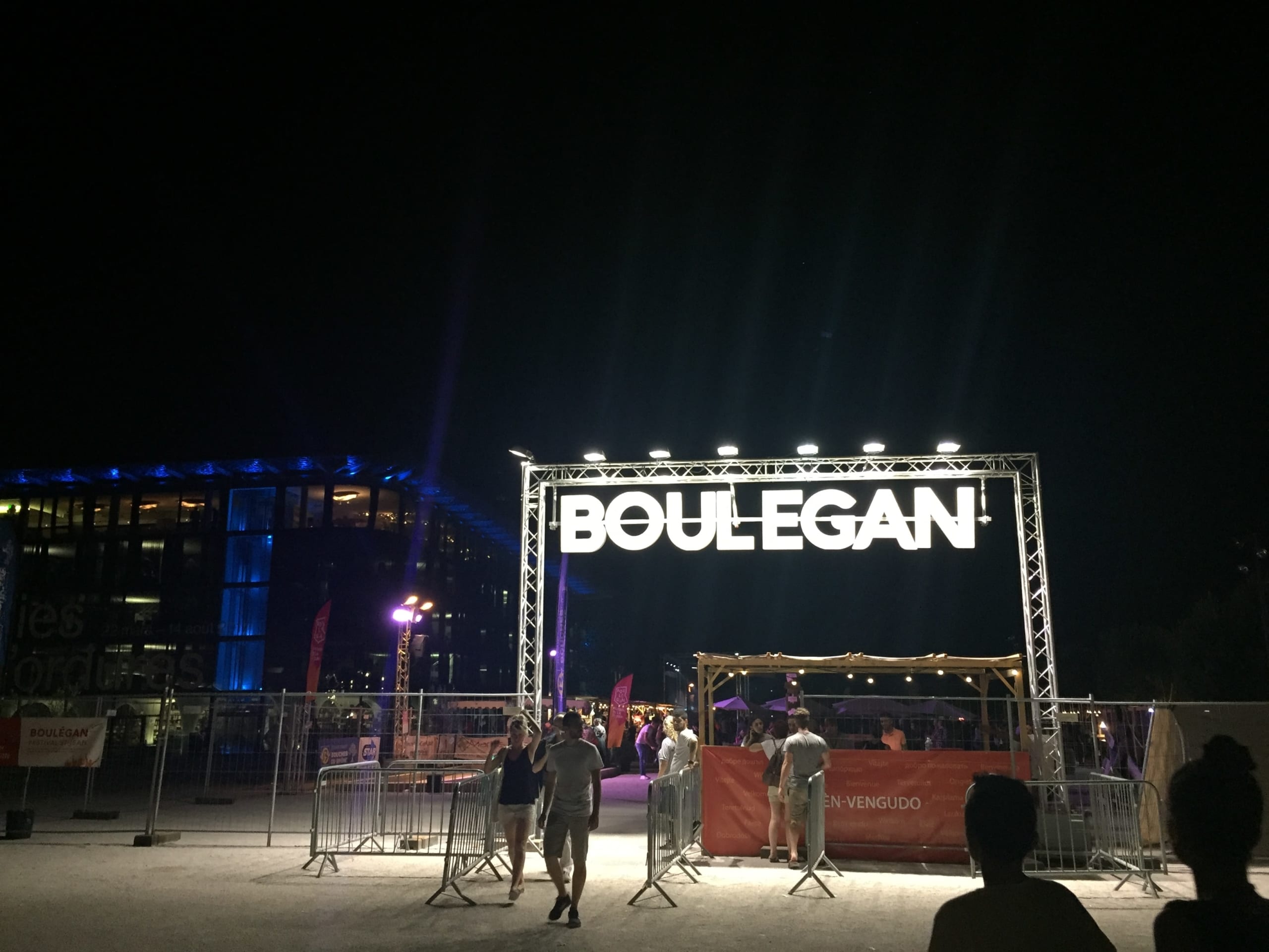 lettrage-suspendu-festival-boulegan