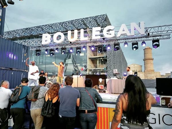 lettrage-suspendu-festival-boulegan