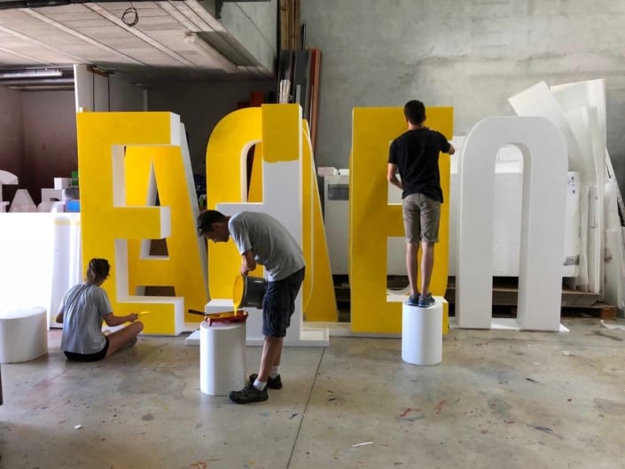 actu-se-refait-une-beaute lettres-géantes-en-polystyrène